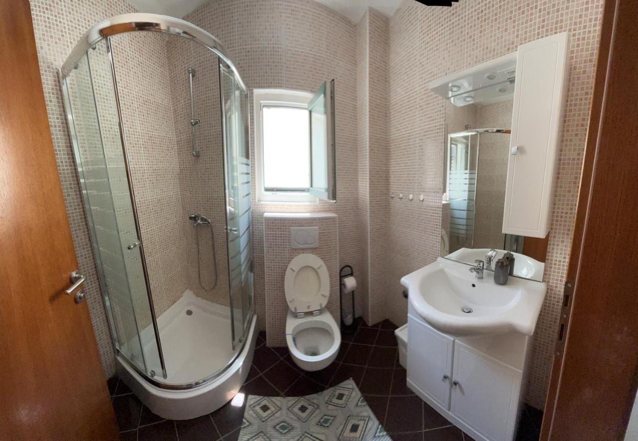 Apartments Pisacic Бибинє Екстер'єр фото