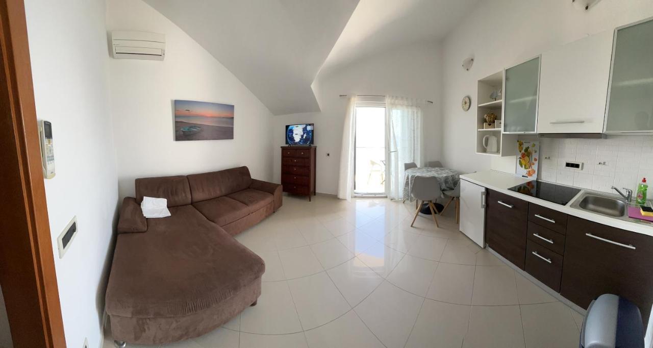 Apartments Pisacic Бибинє Екстер'єр фото
