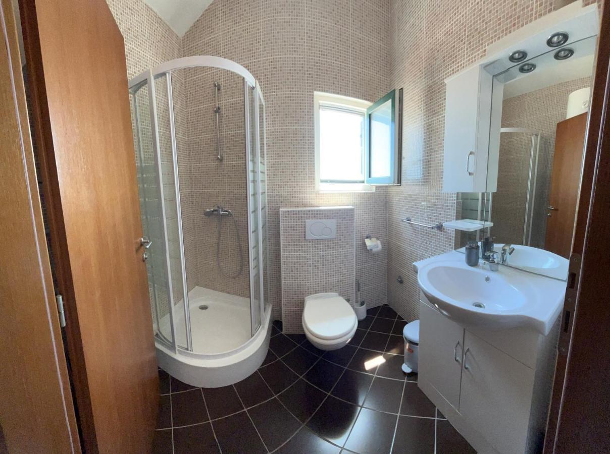 Apartments Pisacic Бибинє Екстер'єр фото